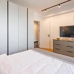 Cavar Apartamento Bucareste