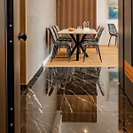 Cavar Apartamento 4*