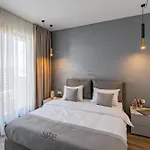 Cavar Apartamento Bucareste