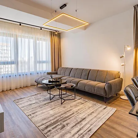 Cavar 4* Бухарест