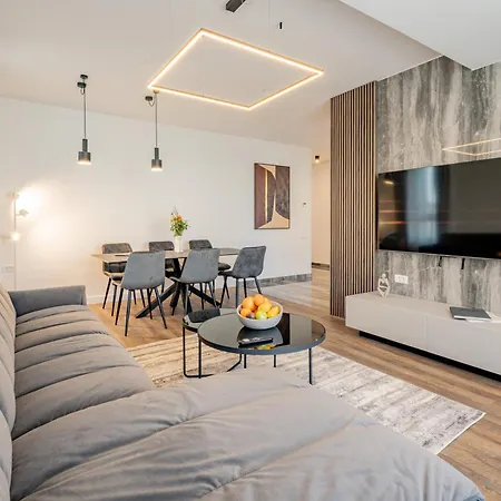 Cavar 4* Bucharest