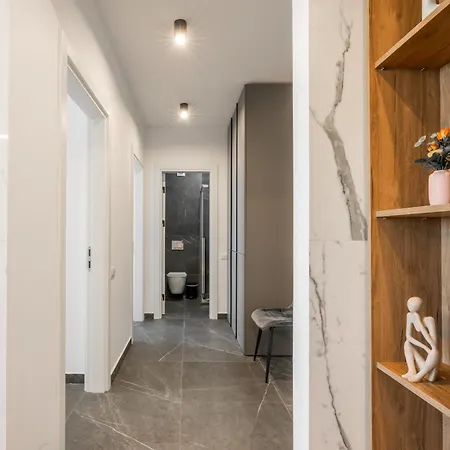 Cavar Bucharest