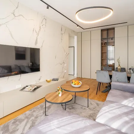 Apartment Cavar 4*