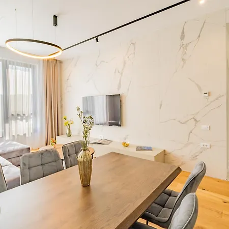 Cavar 4* Bucharest