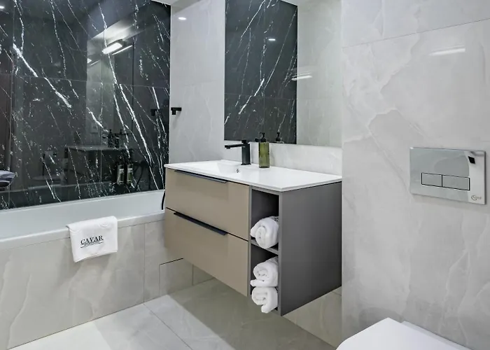 Cavar 4* Βουκουρέστι