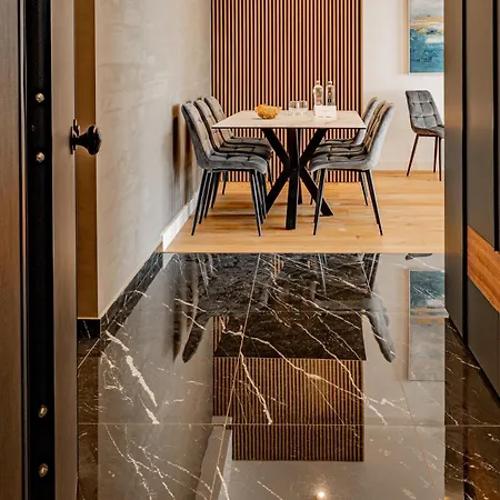 Cavar Apartament *