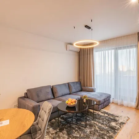 Cavar 4* Boekarest